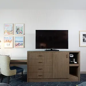 Hotel Derby Gaming & - A Churchill Downs
